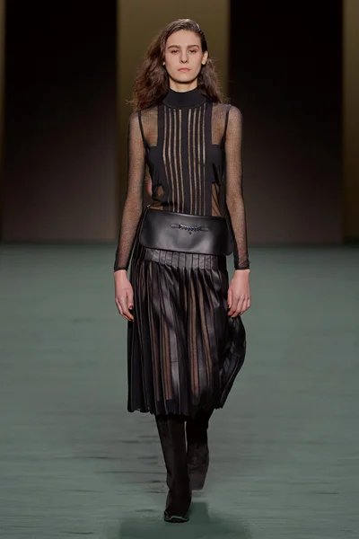 Look 2